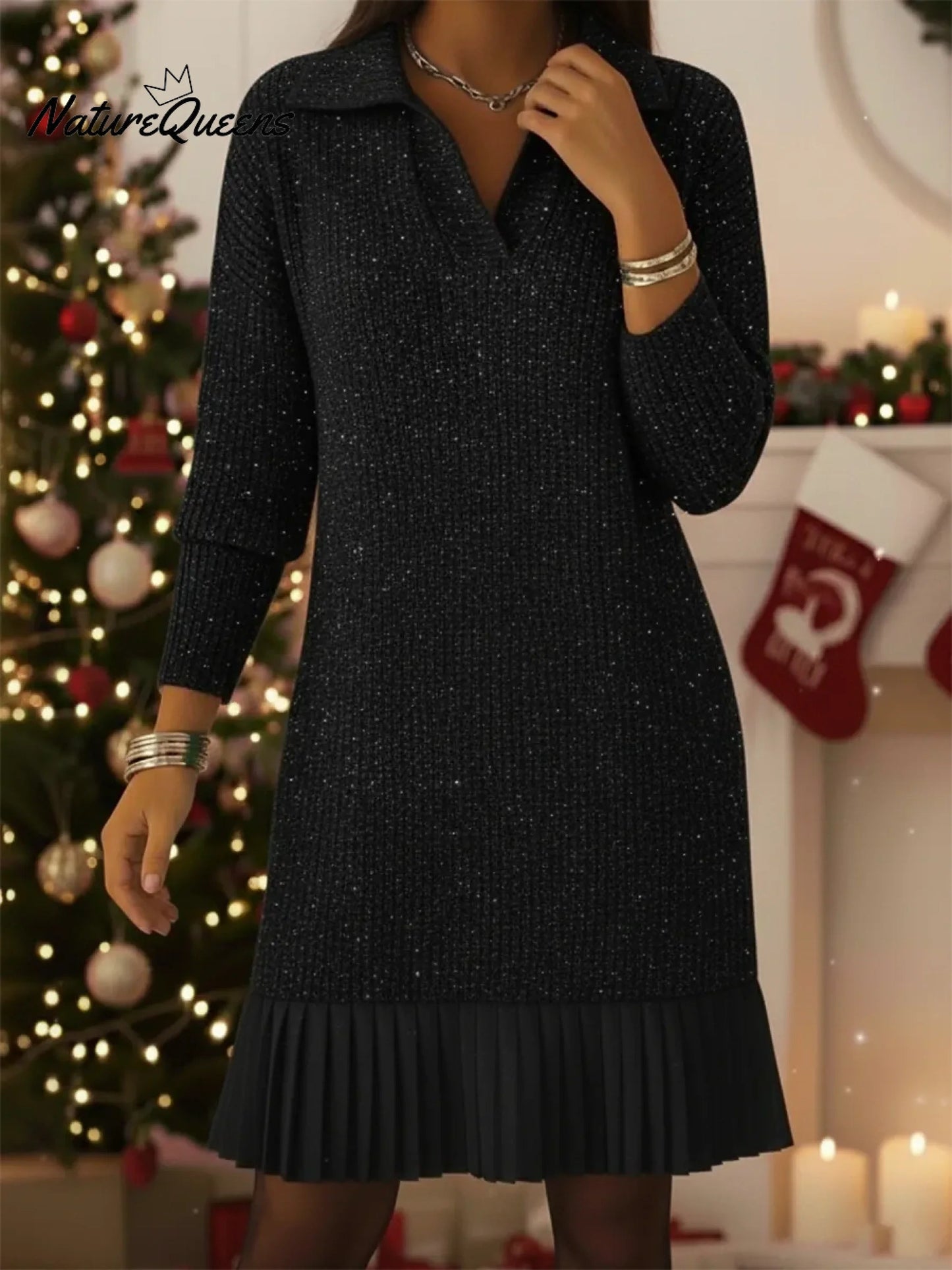Elegante vestido de punto brillante con cuello alto.-ES