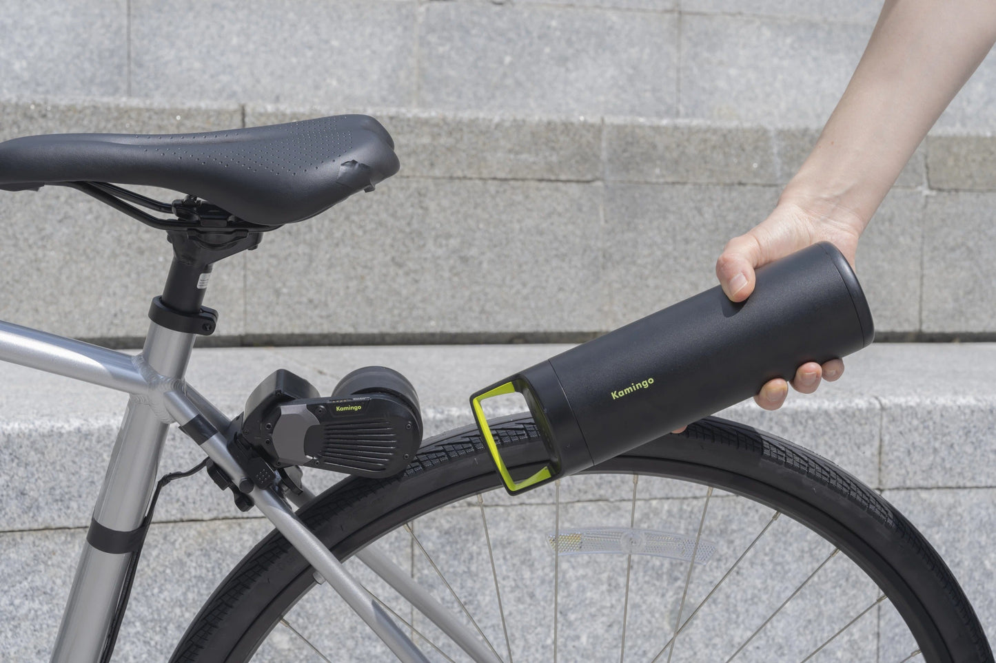 Kamingo: Transforma tu bicicleta en una bicicleta eléctrica de 750W en 10 segundos-ES