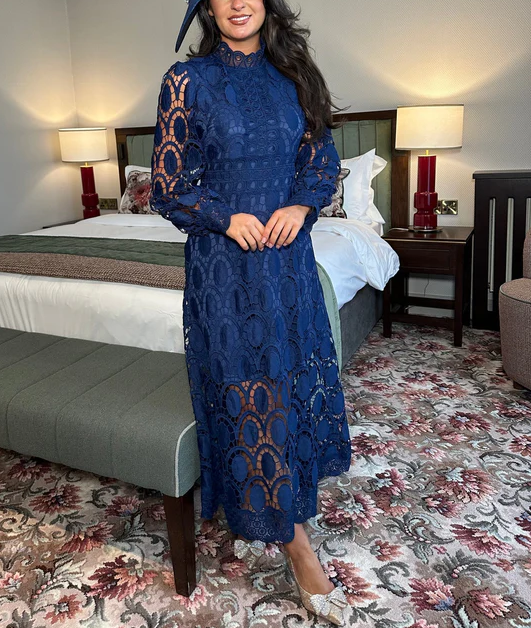 Vestido midi de mujer con escote elegante y vaporoso.-ES
