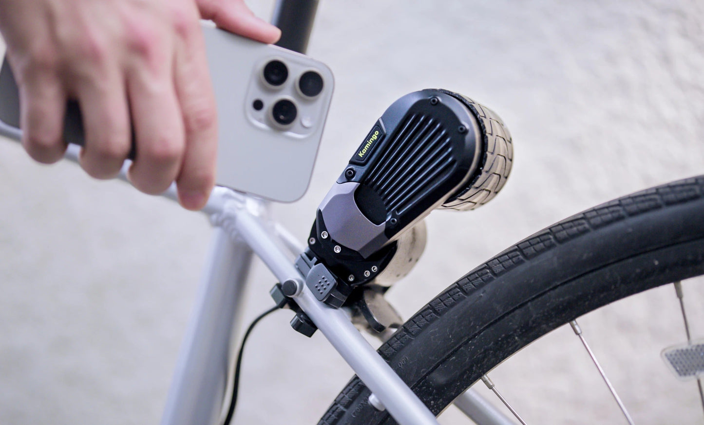 Kamingo: Transforma tu bicicleta en una bicicleta eléctrica de 750W en 10 segundos-ES