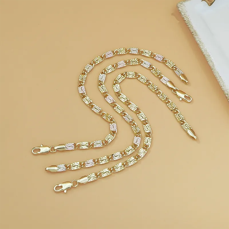 💎 DABAR 50% NUOLAIDA! 👑 Unisex apyrankė su trispalvėmis grandimis - aukso/rožinės/sidabrinės spalvos, briaunuotas pjūvis ir aštuonkojo užsegimas - klasikinės grandys, modernus blizgesys 💛-LT