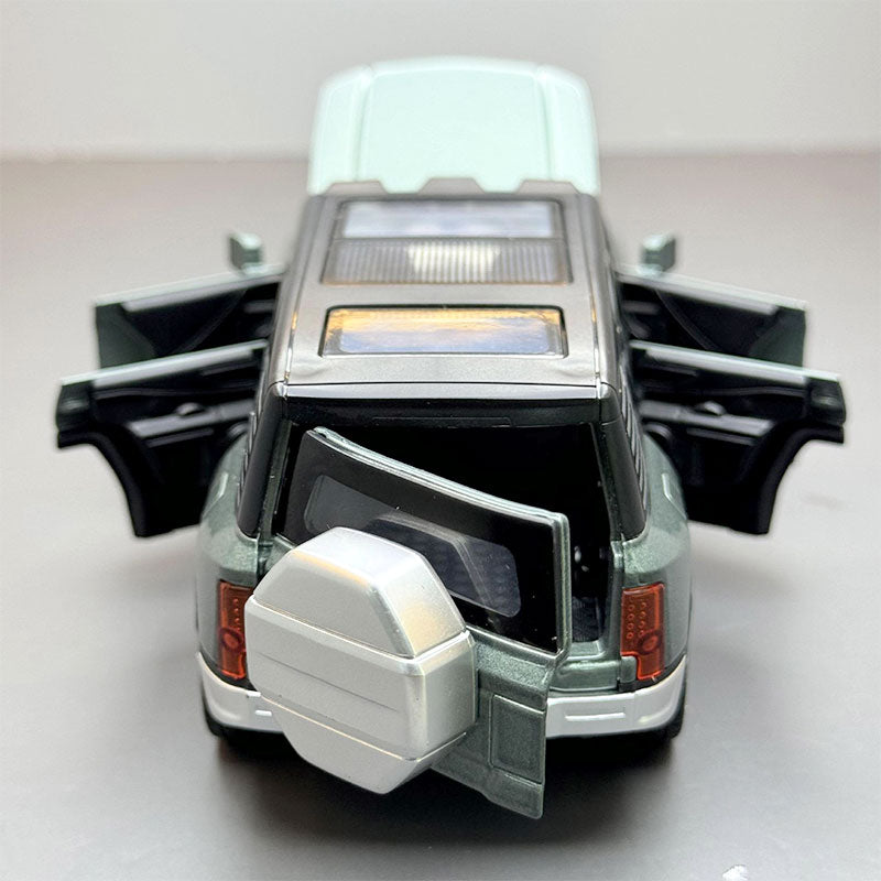 Modelo de coche de aleación de aluminio a escala 1:32 con función audiovisual.-ES