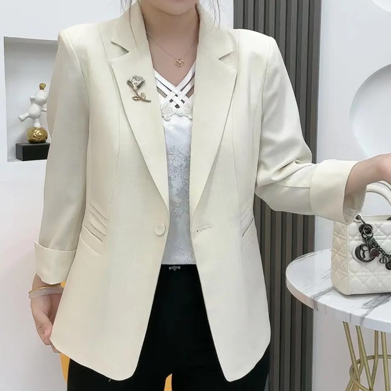 Elegantna, oprijeta jakna z broško v obliki rože-SI